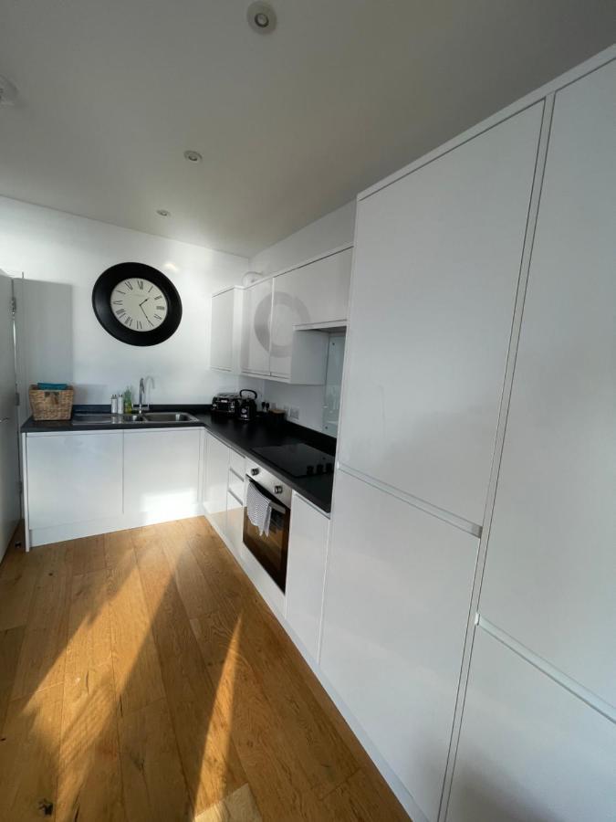 Seaview Flat With Balcony, Spacious 2 Bedroom เวอร์ทิง ภายนอก รูปภาพ